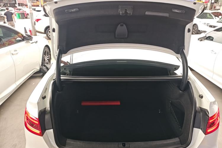Used Audi A4L 2017 Plus 40 TFSI Ambition Model Trunk