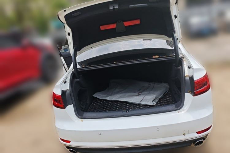 Used Audi A4L 2017 Plus 40 TFSI Fashion Model Trunk