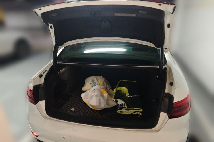 Used Audi A4L 2017 40 TFSI Fashion Model Trunk