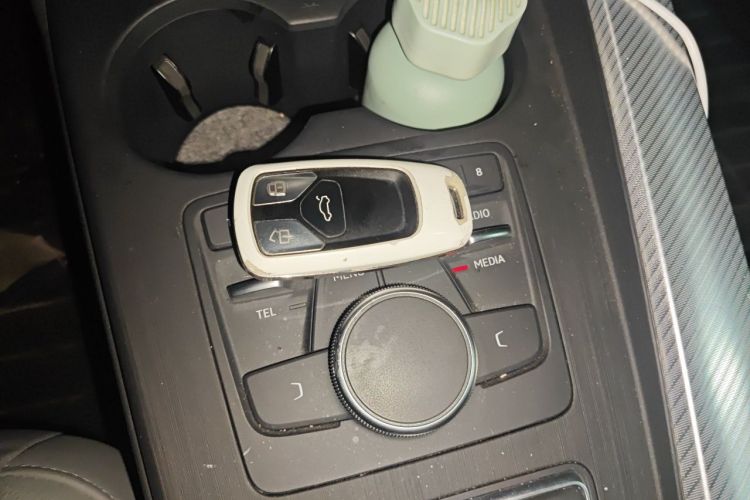 Used Audi A4L 2017 40 TFSI Fashion Model Vehicle Key