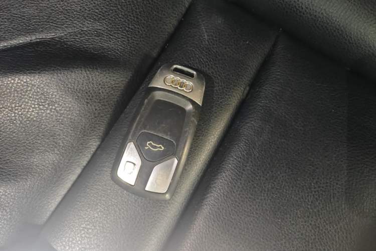 Used Audi A4L 2017 Plus 40 TFSI Fashion Model Vehicle Key