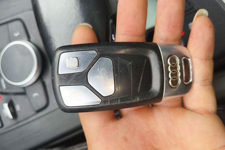 Used Audi A4L 2017 40 TFSI Fashion Model Vehicle Key