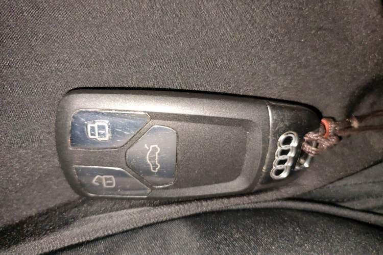 Used Audi A4L 2017 40 TFSI Style Edition Vehicle Key