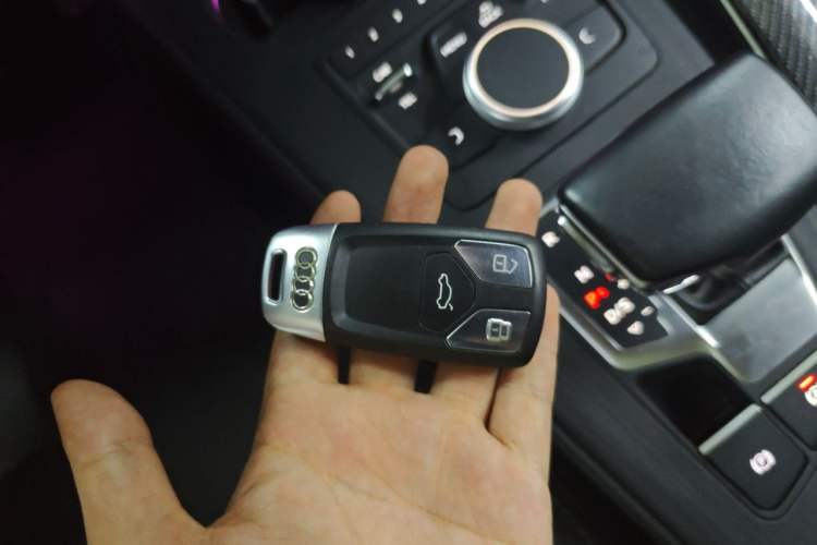 Used Audi A4L 2017 Plus 40 TFSI Ambition Model Vehicle Key