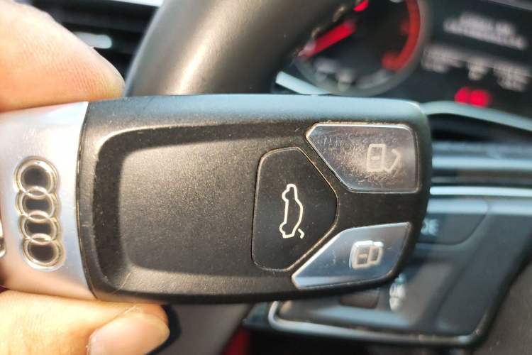 Used Audi A4L 2017 40 TFSI Ambition Edition Vehicle Key