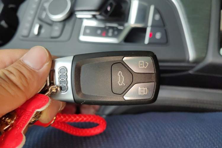 Used Audi A4L 2017 40 TFSI Style Edition Vehicle Key