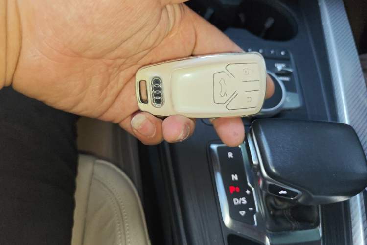 Used Audi A4L 2017 Plus 40 TFSI Fashion Model Vehicle Key