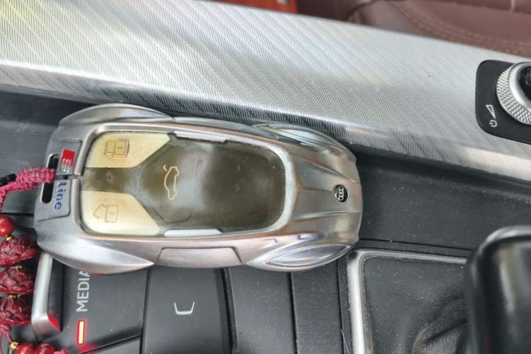 Used Audi A4L 2017 40 TFSI Style Edition Vehicle Key