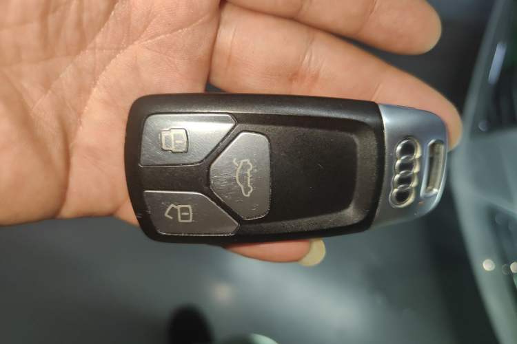 Used Audi A4L 2017 40 TFSI Style Edition Vehicle Key