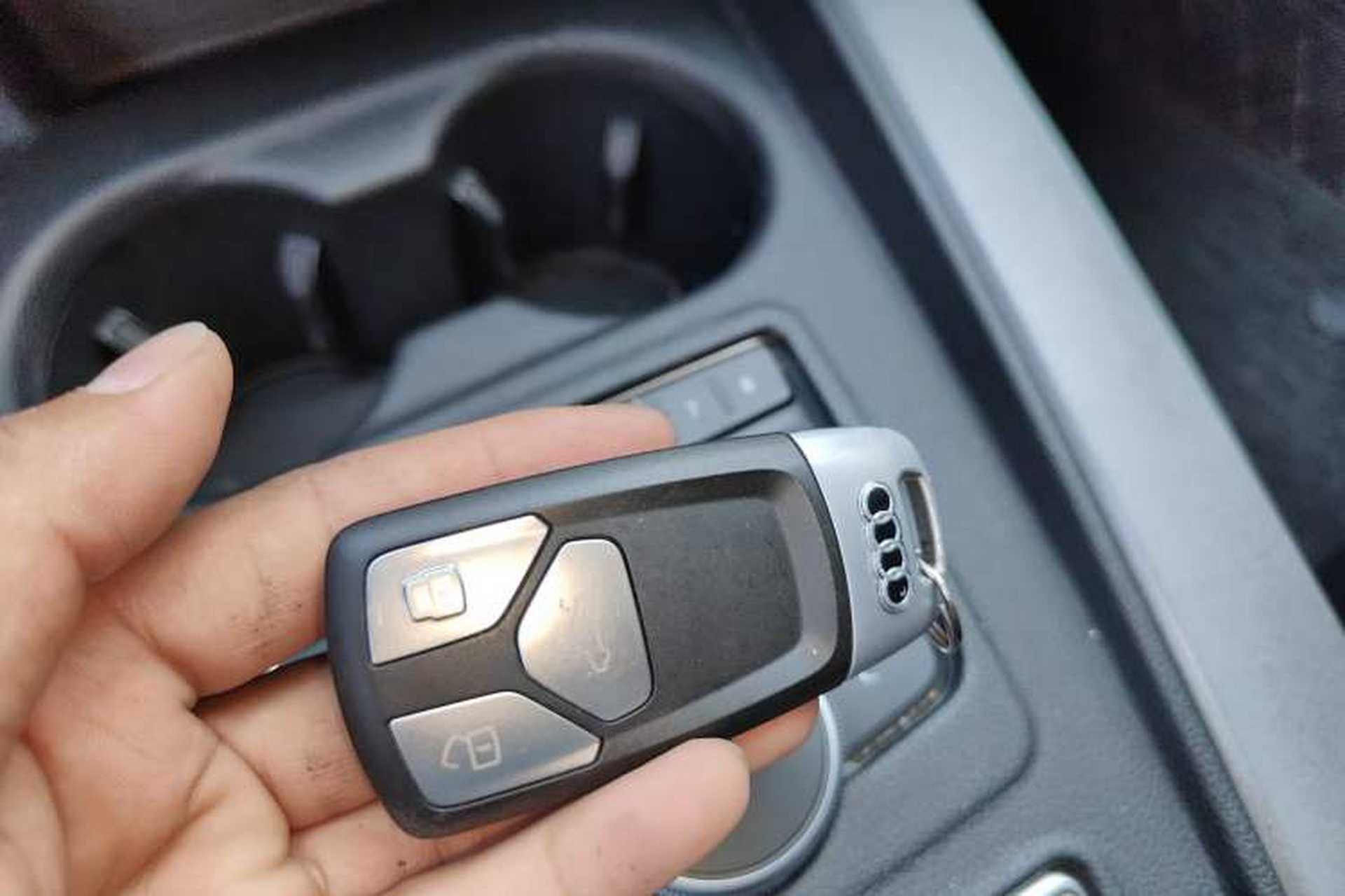Used Audi A4L 2017 40 TFSI Ambition Edition Vehicle Key