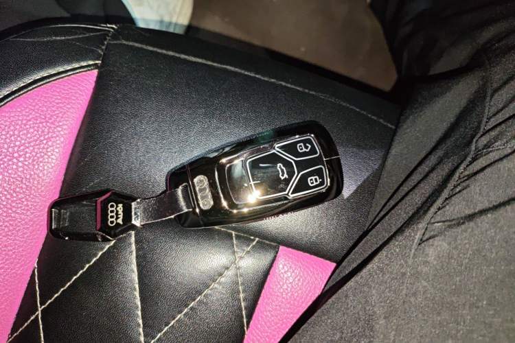 Used Audi A4L 2017 40 TFSI Ambition Edition Vehicle Key