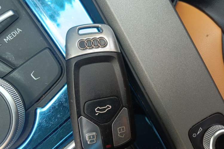 Used Audi A4L 2017 Plus 40 TFSI Ambition Model Vehicle Key