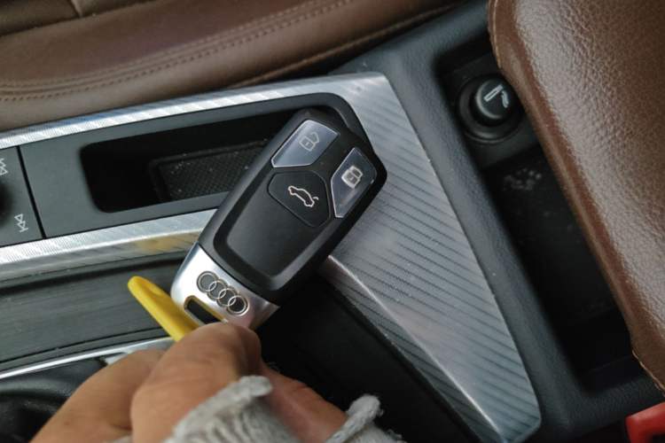 Used Audi A4L 2017 40 TFSI Fashion Model Vehicle Key