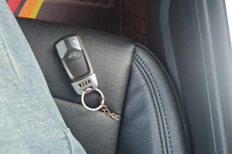 Used Audi A4L 2017 Plus 40 TFSI Ambition Model Vehicle Key
