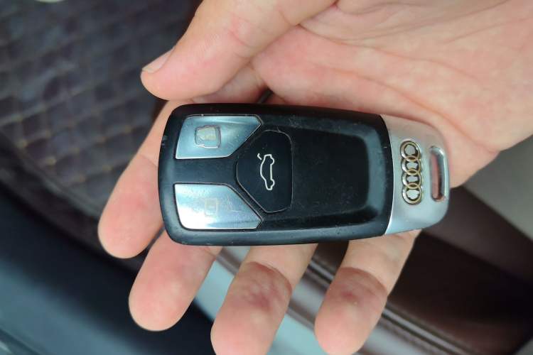 Used Audi A4L 2017 Plus 40 TFSI Ambition Model Vehicle Key