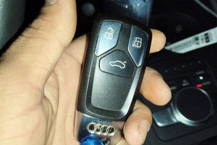 Used Audi A4L 2017 40 TFSI Fashion Model Vehicle Key