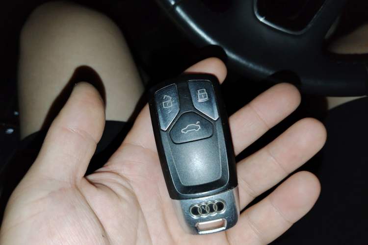 Used Audi A4L 2017 Plus 40 TFSI Ambition Model Vehicle Key