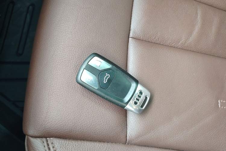 Used Audi A4L 2017 Plus 40 TFSI Fashion Model Vehicle Key