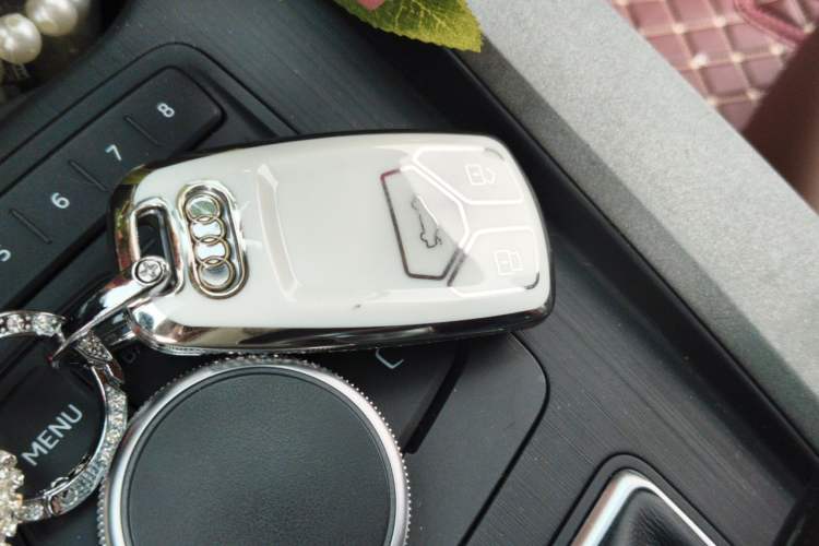 Used Audi A4L 2017 40 TFSI Ambition Edition Vehicle Key