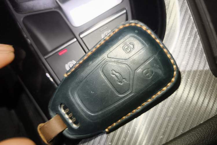Used Audi A4L 2017 40 TFSI Fashion Model Vehicle Key