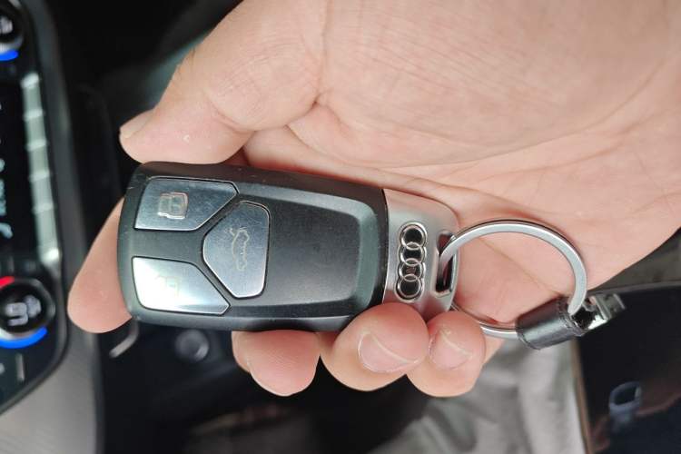Used Audi A4L 2017 40 TFSI Fashion Model Vehicle Key