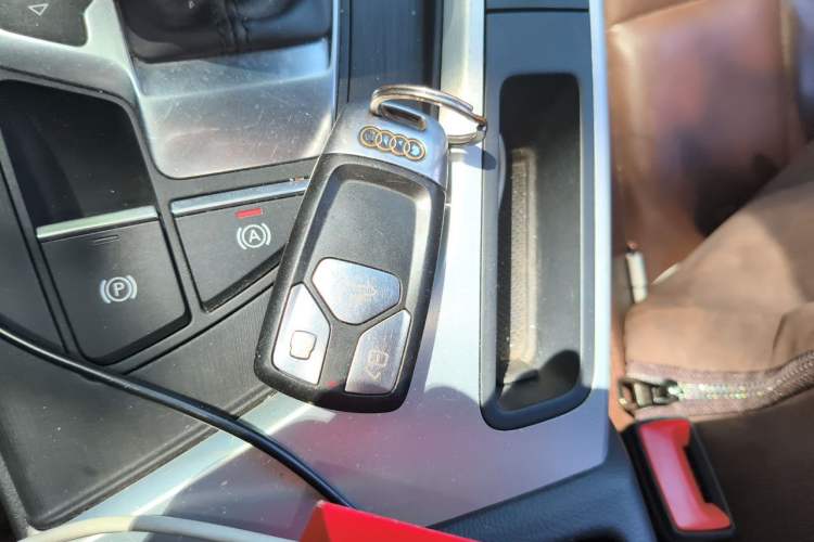 Used Audi A4L 2017 45 TFSI quattro Sport Edition Vehicle Key