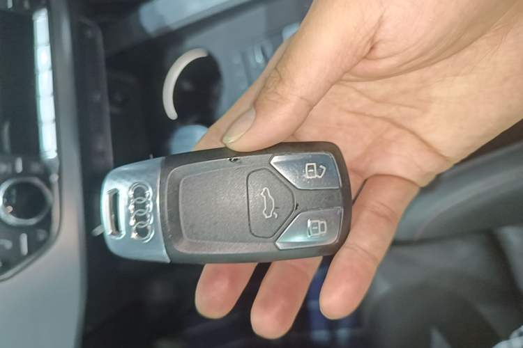 Used Audi A4L 2017 45 TFSI quattro Special Edition Vehicle Key