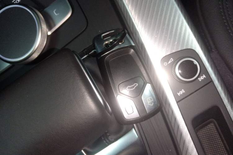 Used Audi A4L 2017 Plus 40 TFSI Fashion Model Vehicle Key