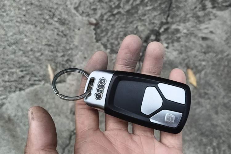 Used Audi A4L 2017 40 TFSI Style Edition Vehicle Key