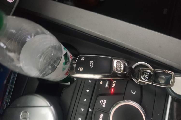 Used Audi A4L 2017 40 TFSI Ambition Edition Vehicle Key
