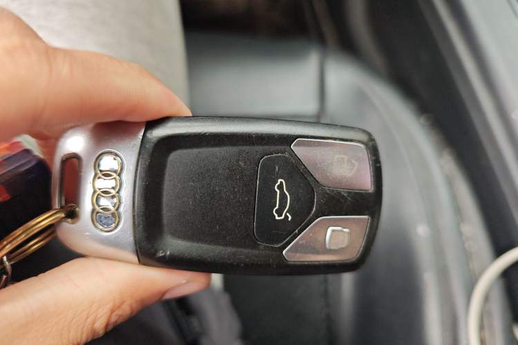 Used Audi A4L 2017 40 TFSI Ambition Edition Vehicle Key