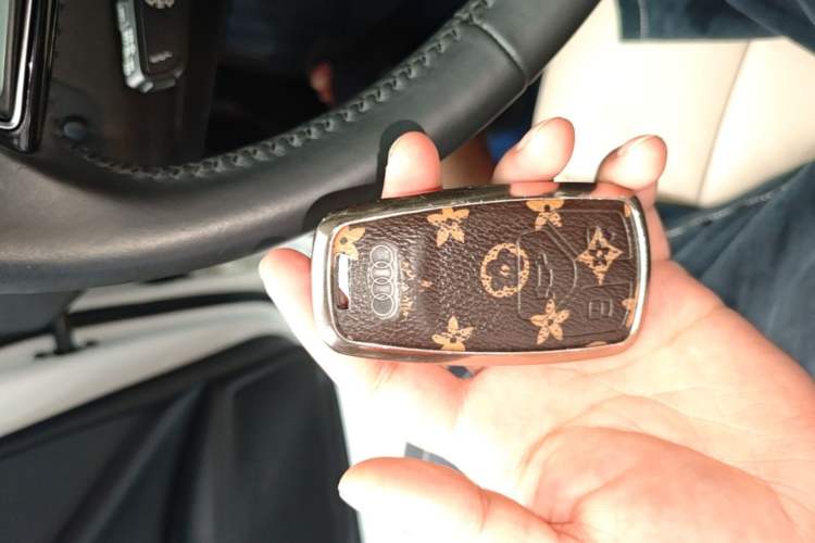 Used Audi A4L 2017 40 TFSI Style Edition Vehicle Key