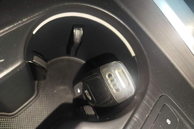 Used Audi A4L 2017 Plus 45 TFSI quattro Sport model Vehicle Key