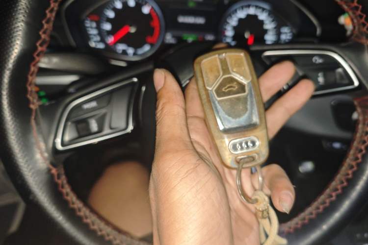 Used Audi A4L 2017 Plus 40 TFSI Fashion Model Vehicle Key