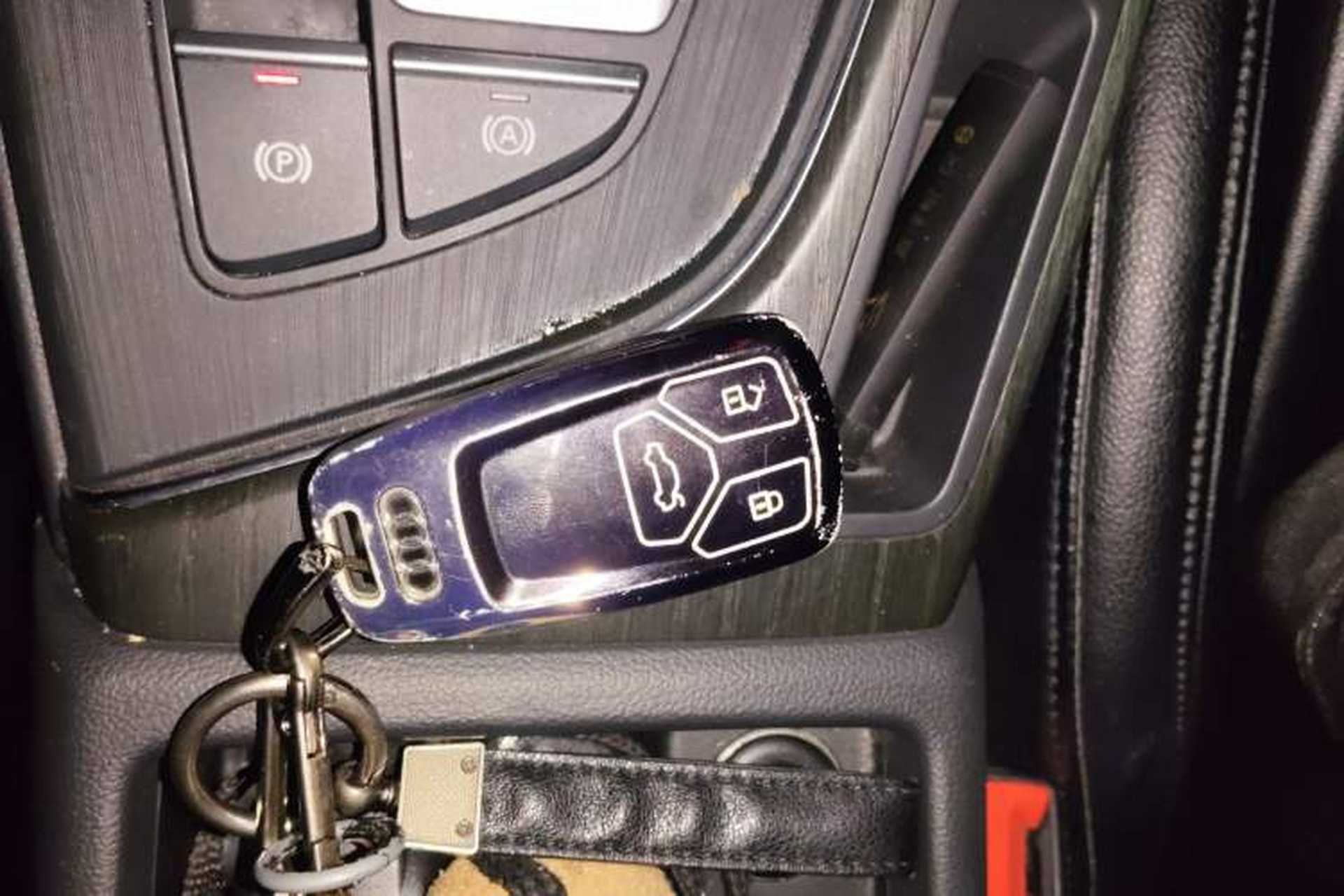 Used Audi A4L 2017 40 TFSI Ambition Edition Vehicle Key
