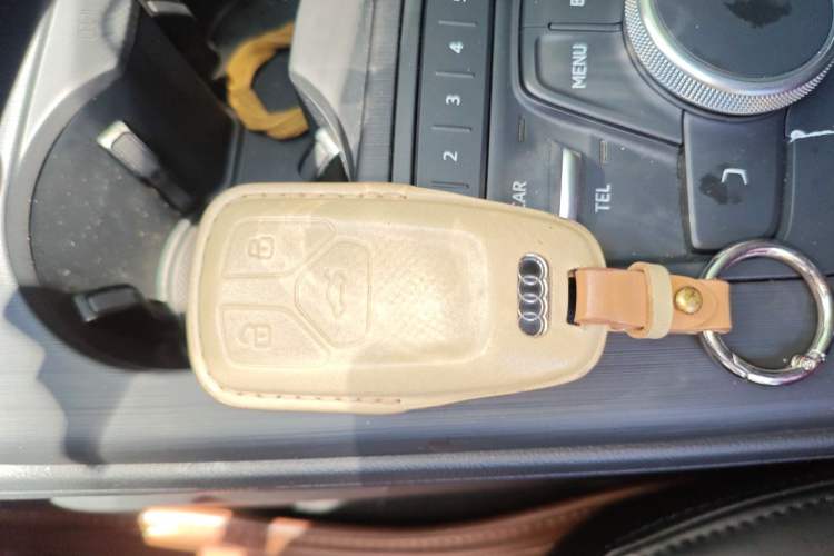 Used Audi A4L 2017 Plus 40 TFSI Ambition Model Vehicle Key