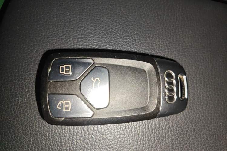 Used Audi A4L 2017 Plus 40 TFSI Sport Model Vehicle Key