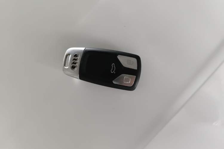 Used Audi A4L 2017 Plus 40 TFSI Ambition Model Vehicle Key