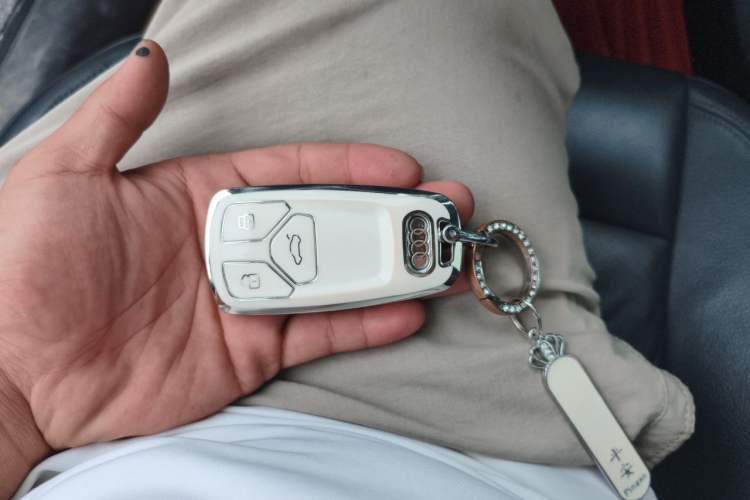 Used Audi A4L 2017 40 TFSI Fashion Model Vehicle Key