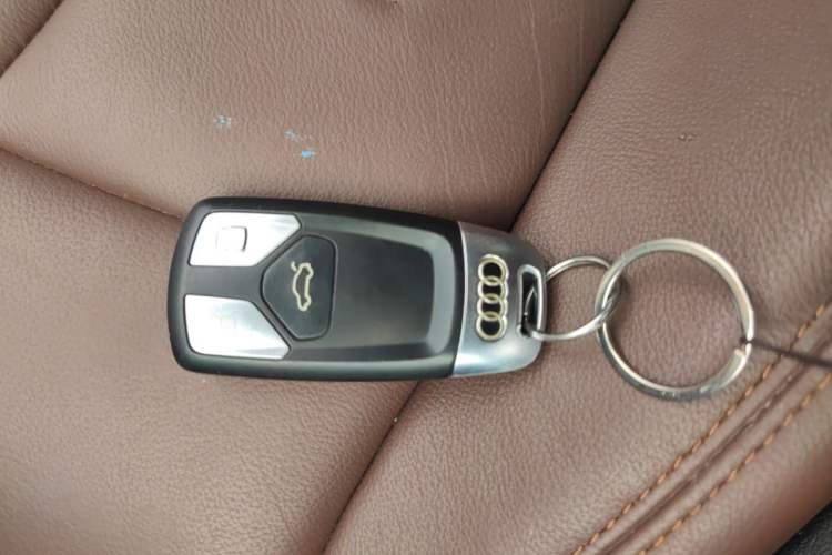 Used Audi A4L 2017 40 TFSI Fashion Model Vehicle Key
