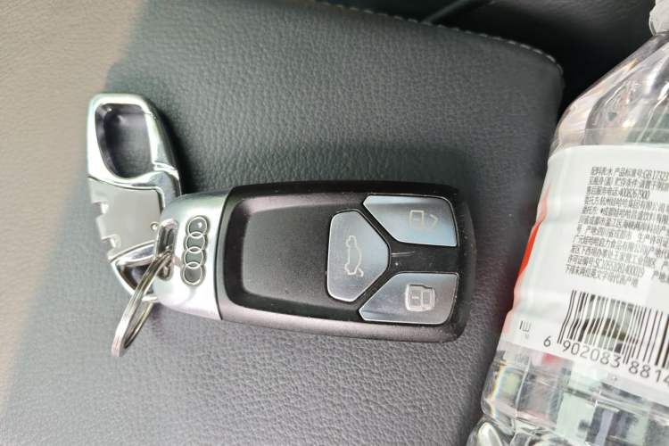 Used Audi A4L 2017 40 TFSI Style Edition Vehicle Key