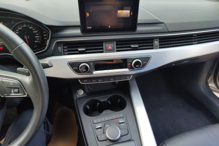 Used Audi A4L 2017 Plus 40 TFSI Fashion Model Audio And AC Panel
