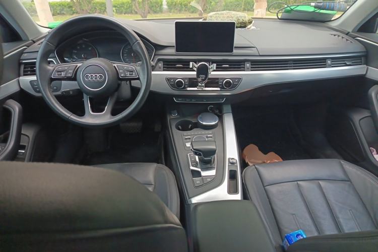 Used Audi A4L 2017 40 TFSI Fashion Model Center Console