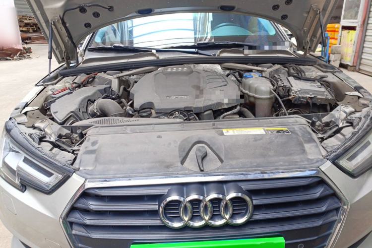 Used Audi A4L 2017 Plus 40 TFSI Fashion Model Engine Bay