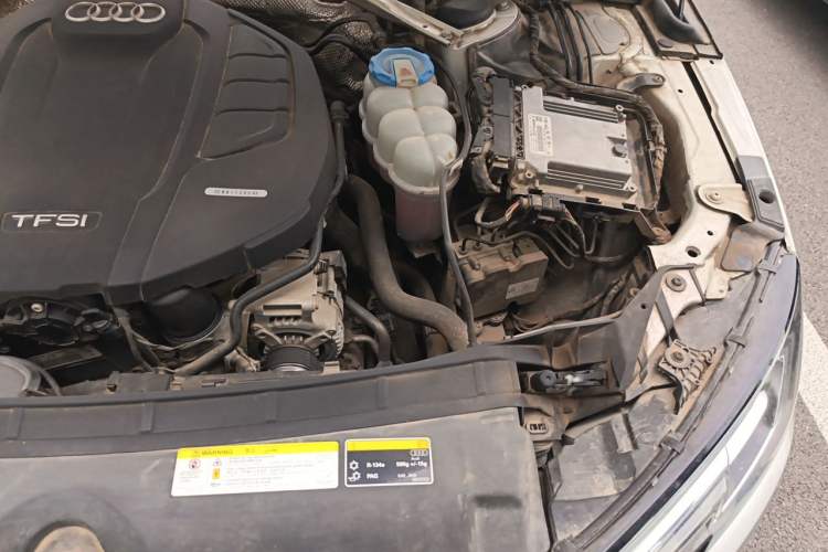 Used Audi A4L 2017 40 TFSI Fashion Model Engine Bay Left