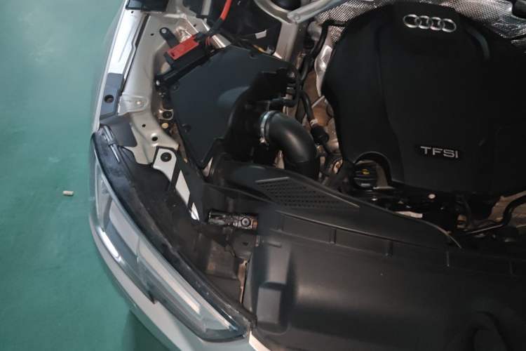 Used Audi A4L 2017 40 TFSI Fashion Model Engine Bay Right