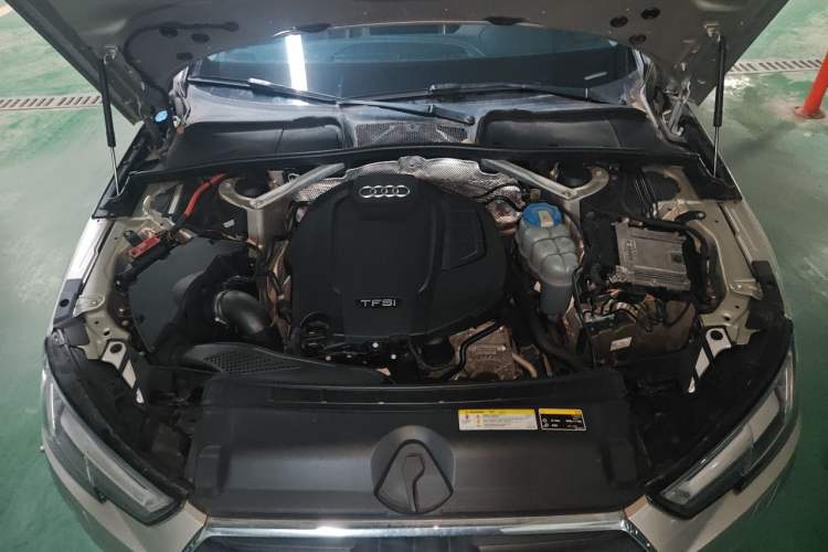 Used Audi A4L 2017 40 TFSI Fashion Model Engine Bay