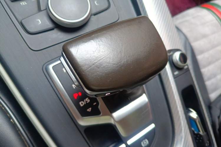 Used Audi A4L 2017 Plus 40 TFSI Fashion Model Gear Lever