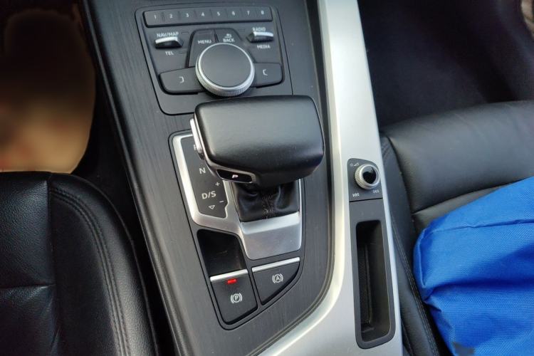 Used Audi A4L 2017 Plus 40 TFSI Fashion Model Gear Lever