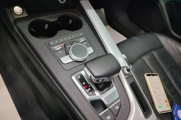 Used Audi A4L 2017 Plus 40 TFSI Fashion Model Gear Lever
